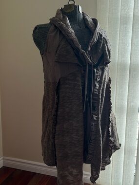 Knit tie up vest